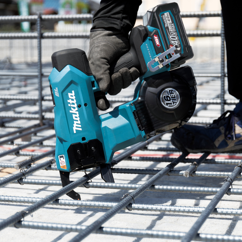 Makita - Set akumulatorski alat za vezivanje armature TR001GZ sa baterijama 5Ah i punjačem - TR001GZ + BL4050F + DC40RA